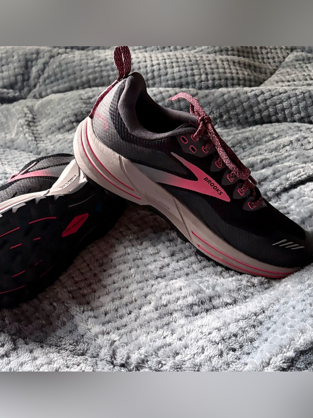 BROOKS Cascadia 16 GTX Women’s Size 9 - Picture 6 of 10